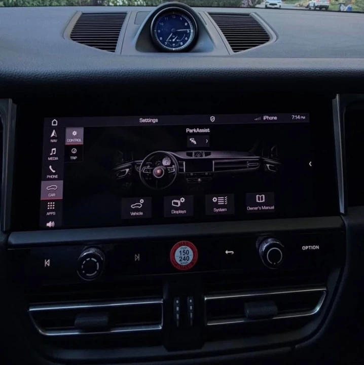 2022 Porsche Macan - Image 12 of 19