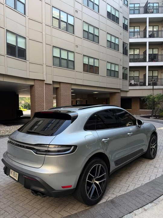 2022 Porsche Macan - Image 3 of 19