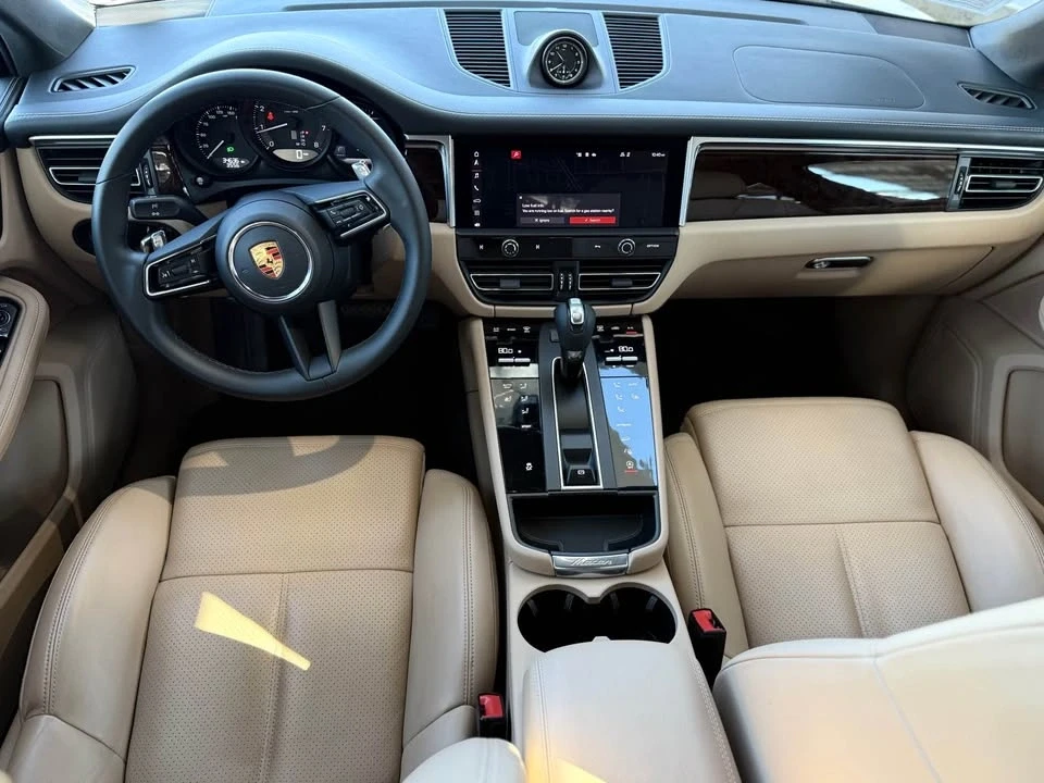2022 Porsche Macan - Image 9 of 15