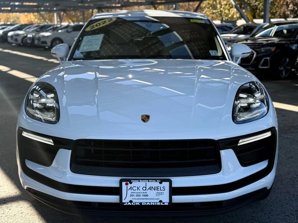 2022 Porsche Macan - Image 8 of 15