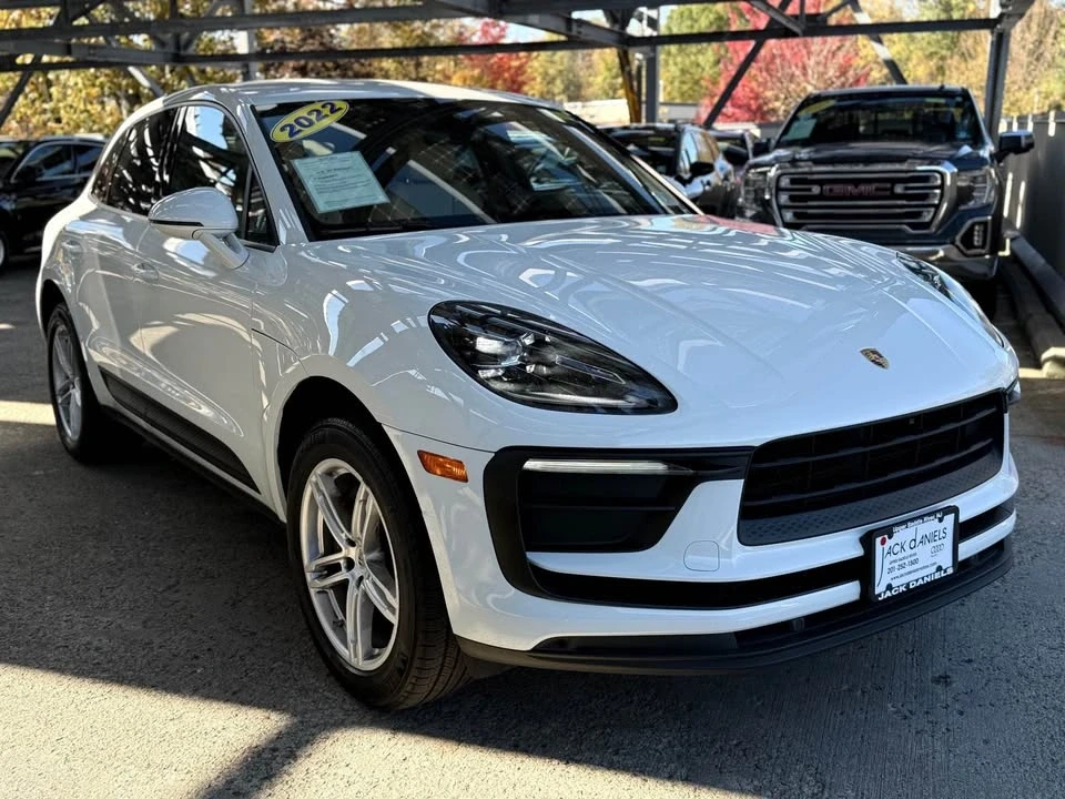 2022 Porsche Macan - Image 7 of 15