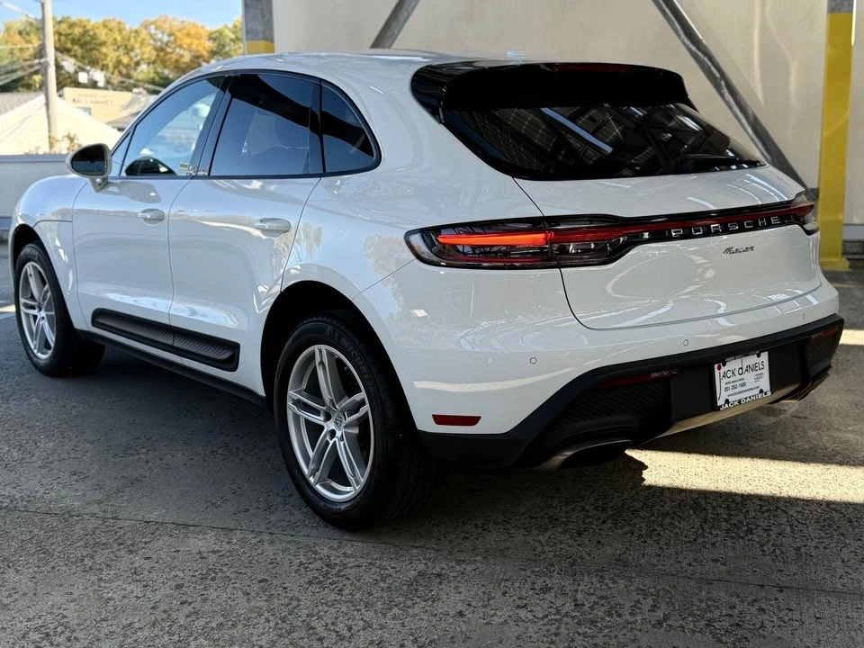 2022 Porsche Macan - Image 3 of 15