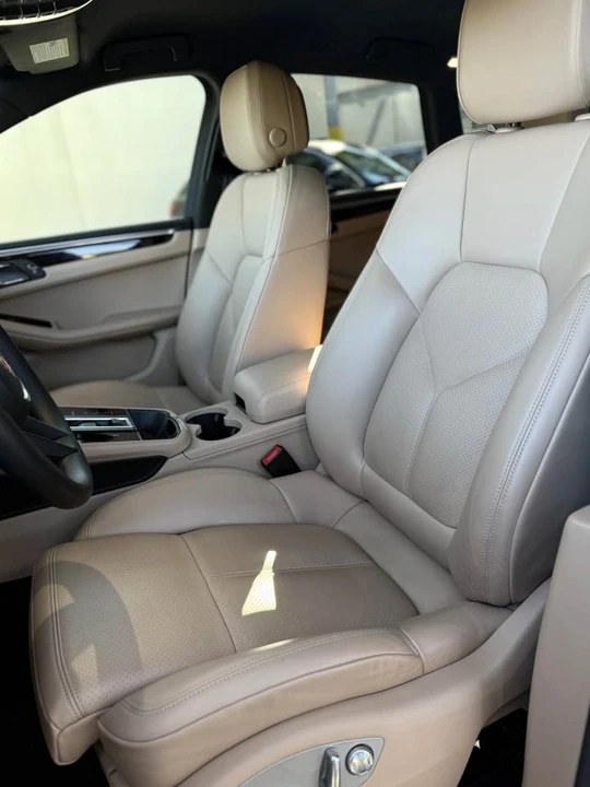 2022 Porsche Macan - Image 11 of 15