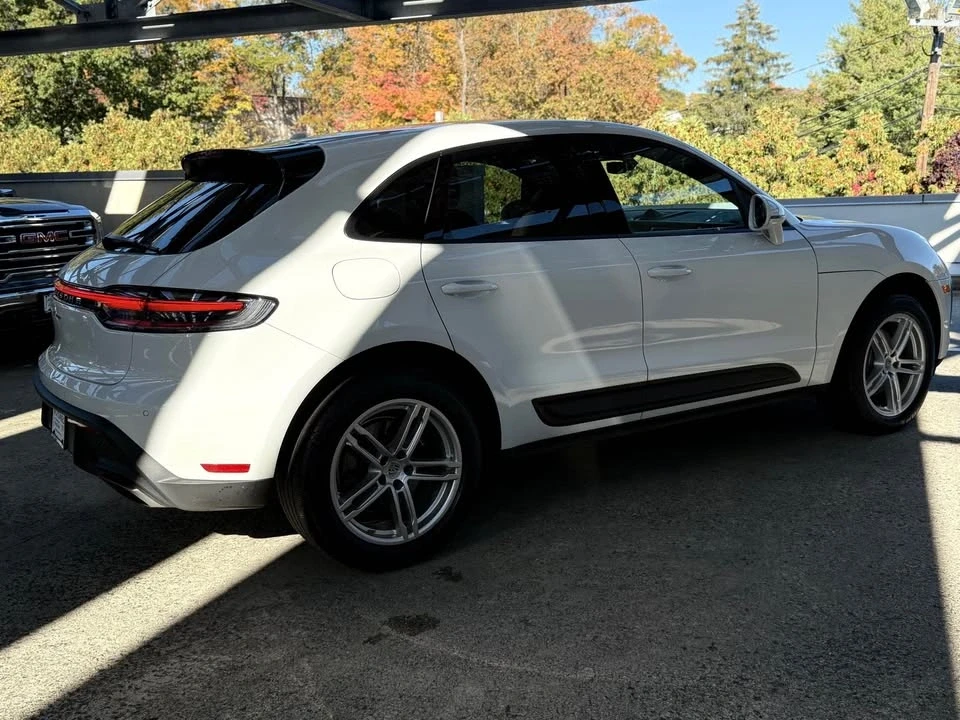 2022 Porsche Macan - Image 5 of 15