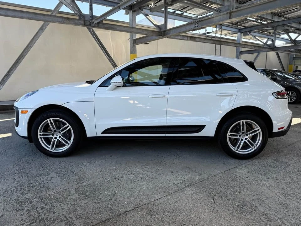 2022 Porsche Macan - Image 2 of 15