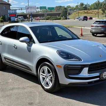 2022 Porsche Macan Sport Utility 4D