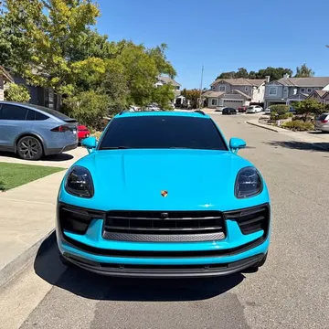 2022 Porsche Macan Sport Utility 4D