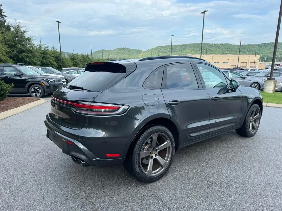 2022 Porsche Macan - Image 3 of 7