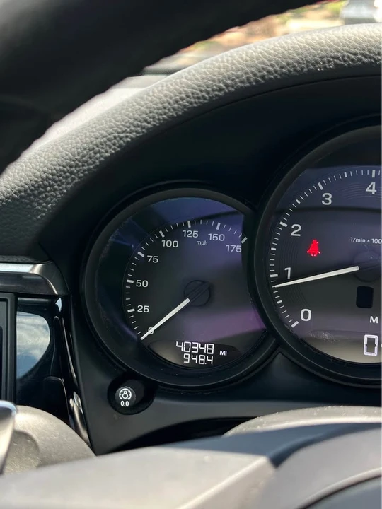 2022 Porsche Macan - Image 6 of 20