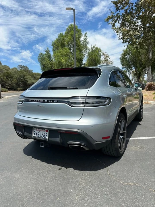 2022 Porsche Macan - Image 2 of 20