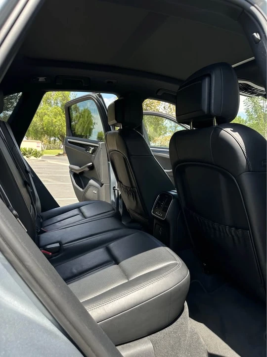 2022 Porsche Macan - Image 16 of 20