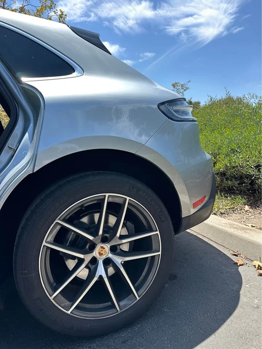 2022 Porsche Macan - Image 11 of 20