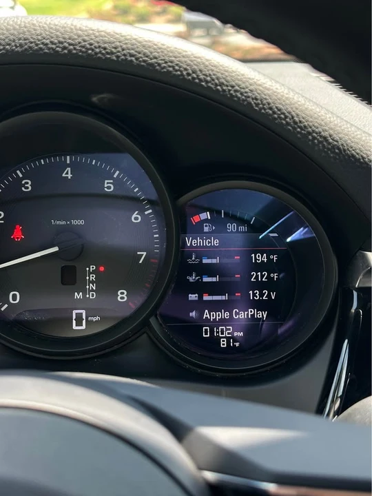 2022 Porsche Macan - Image 7 of 20