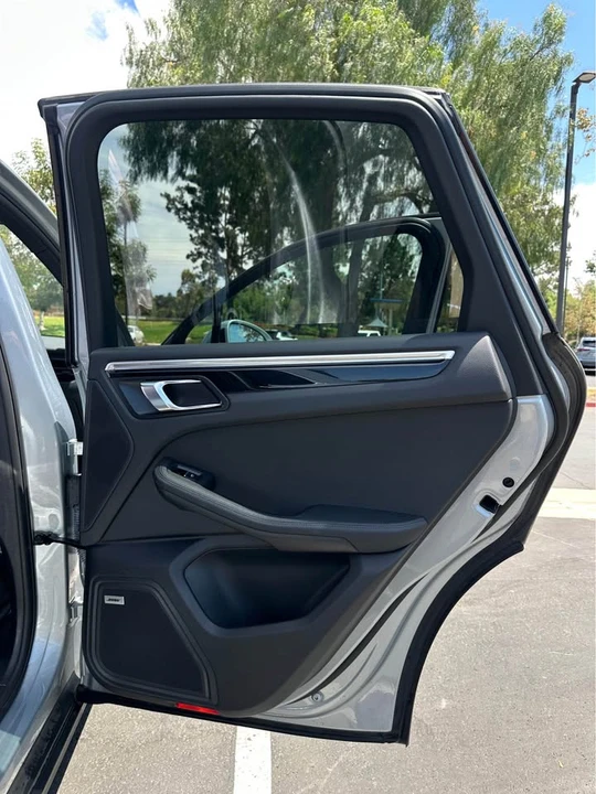2022 Porsche Macan - Image 10 of 20