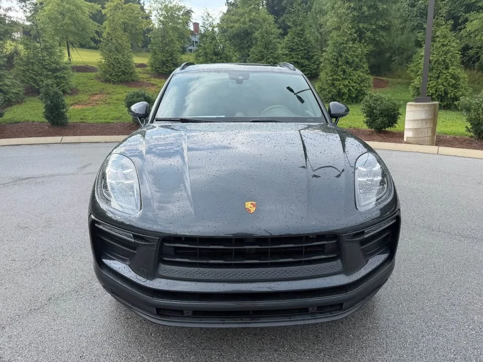 2022 Porsche Macan - Image 2 of 13