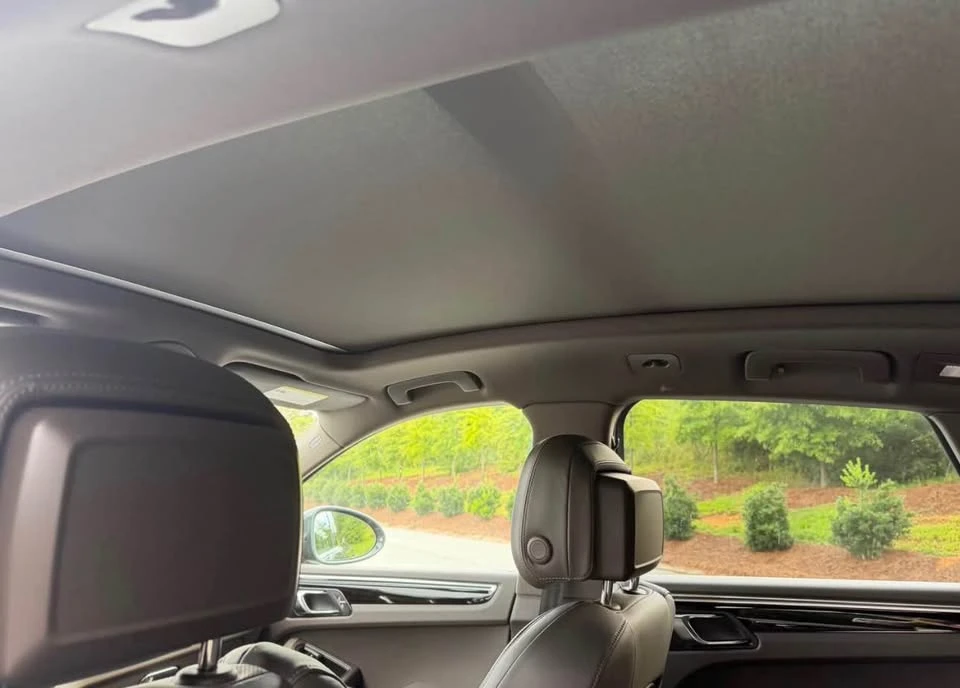 2022 Porsche Macan - Image 10 of 12