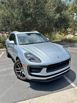 2022 Porsche Macan Sport Utility 4D