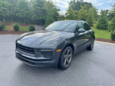 2022 Porsche Macan Sport Utility 4D