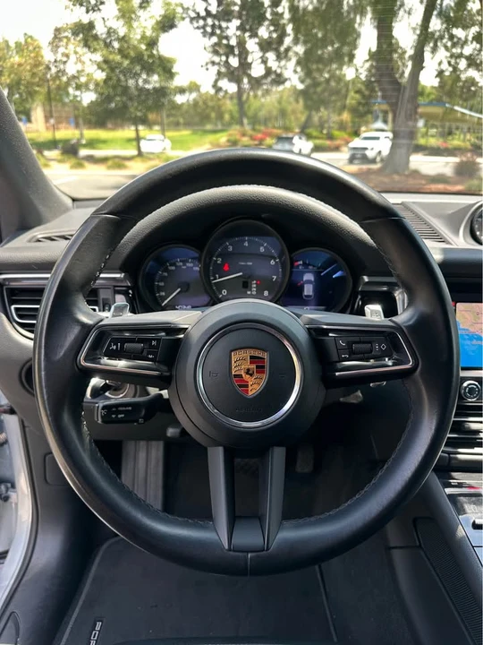 2022 Porsche Macan - Image 5 of 20
