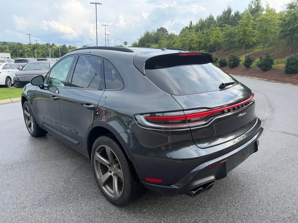 2022 Porsche Macan - Image 7 of 13