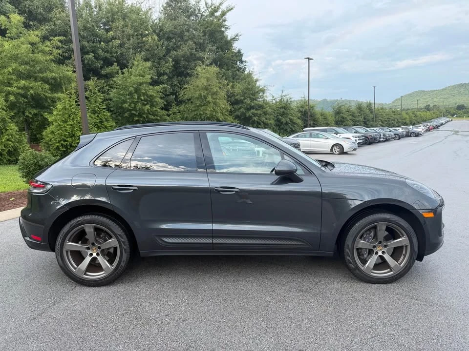 2022 Porsche Macan - Image 4 of 13