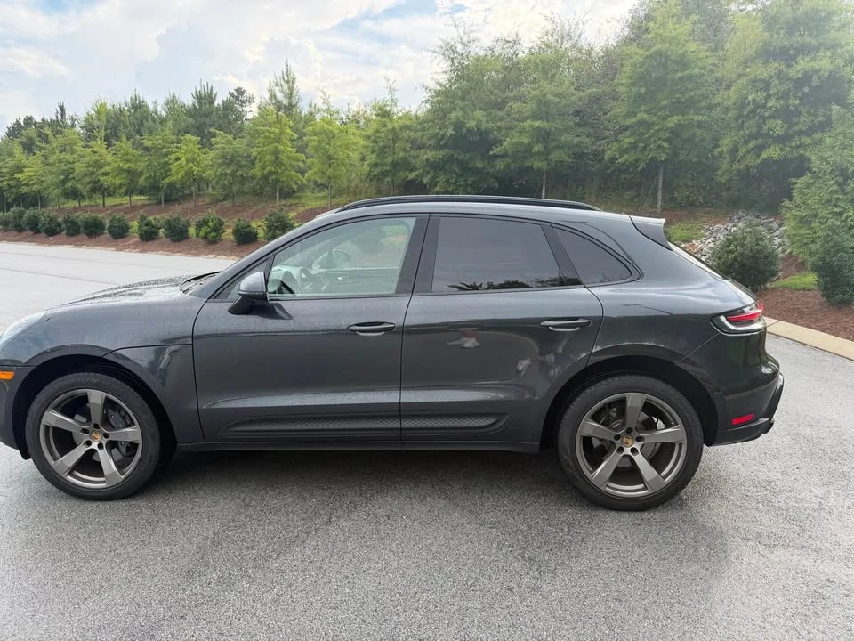2022 Porsche Macan - Image 8 of 13