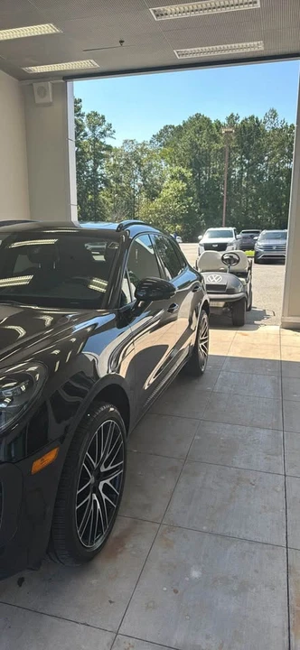 2022 Porsche Macan - Image 3 of 15