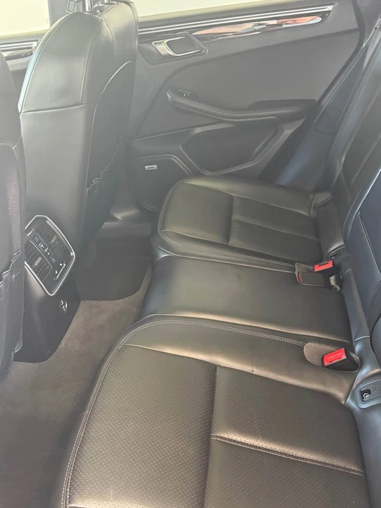 2022 Porsche Macan - Image 10 of 15