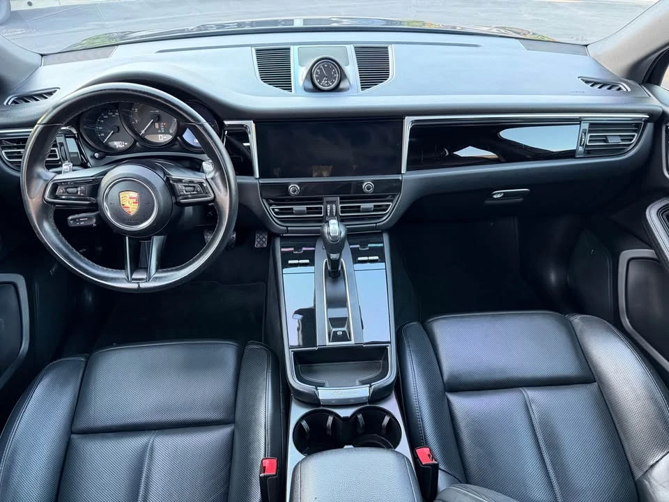 2022 Porsche Macan - Image 5 of 8