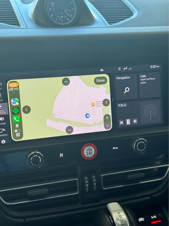 2022 Porsche Macan - Image 12 of 15