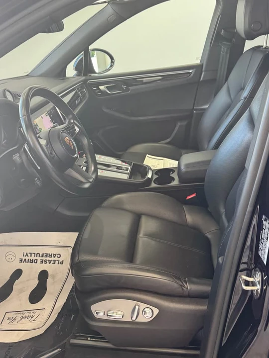 2022 Porsche Macan - Image 9 of 15