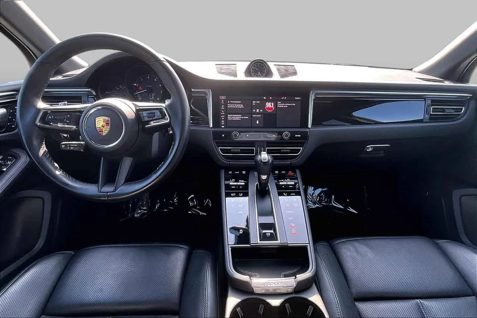 2022 Porsche Macan - Image 12 of 15