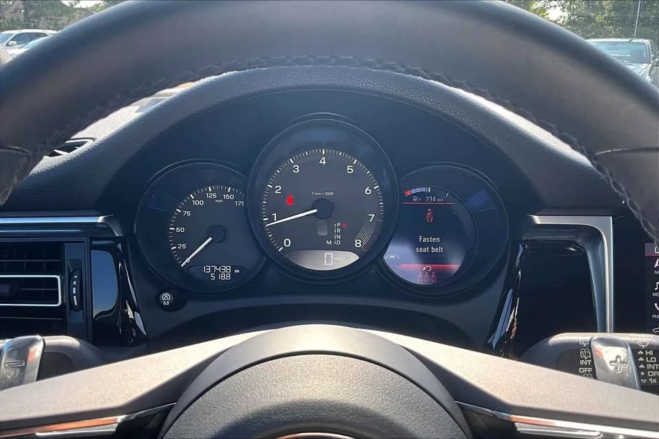 2022 Porsche Macan - Image 15 of 15