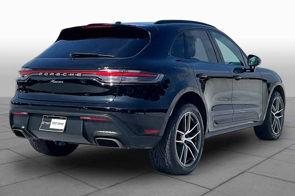 2022 Porsche Macan - Image 6 of 15