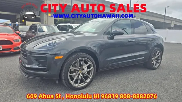 2022 Porsche Macan Sport Utility 4D