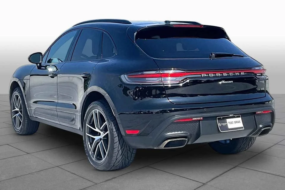 2022 Porsche Macan - Image 5 of 15