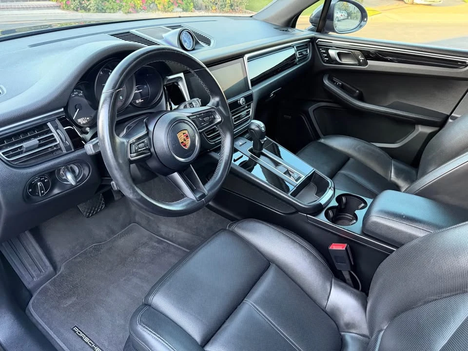 2022 Porsche Macan - Image 9 of 20