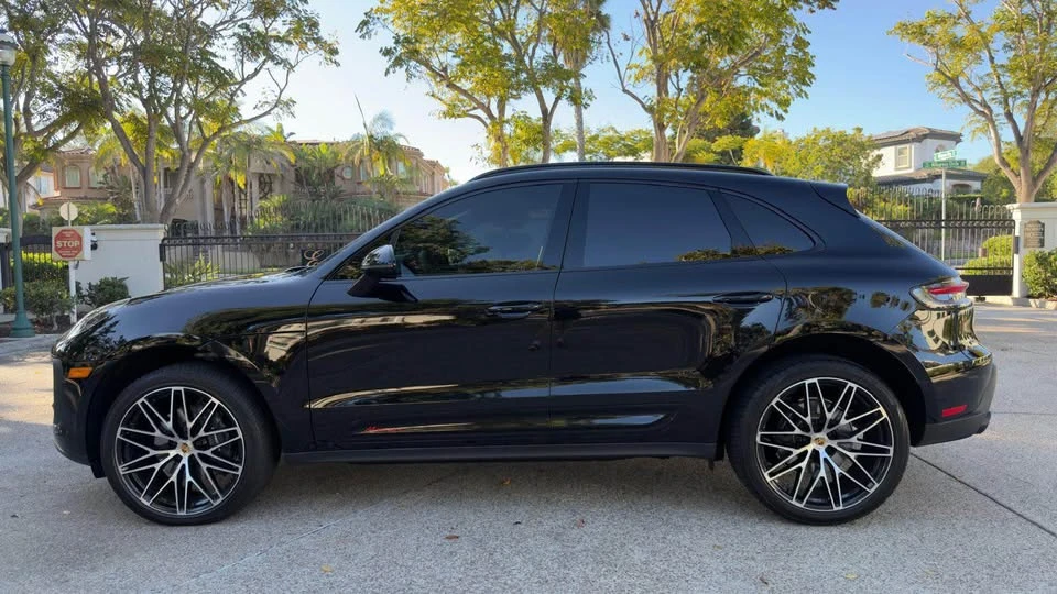 2022 Porsche Macan - Image 6 of 11