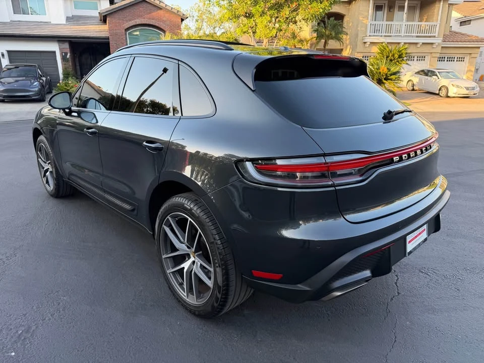 2022 Porsche Macan - Image 7 of 20
