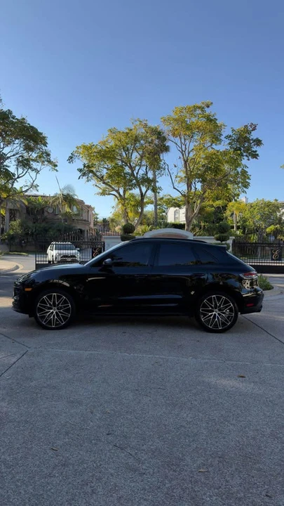 2022 Porsche Macan - Image 4 of 11