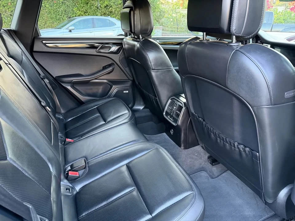 2022 Porsche Macan - Image 13 of 20