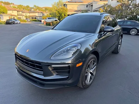 2022 Porsche Macan Sport Utility 4D