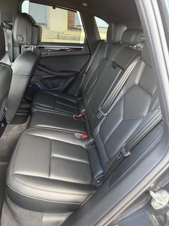 2022 Porsche Macan - Image 8 of 11