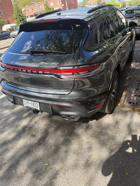 2022 Porsche Macan - Image 5 of 11