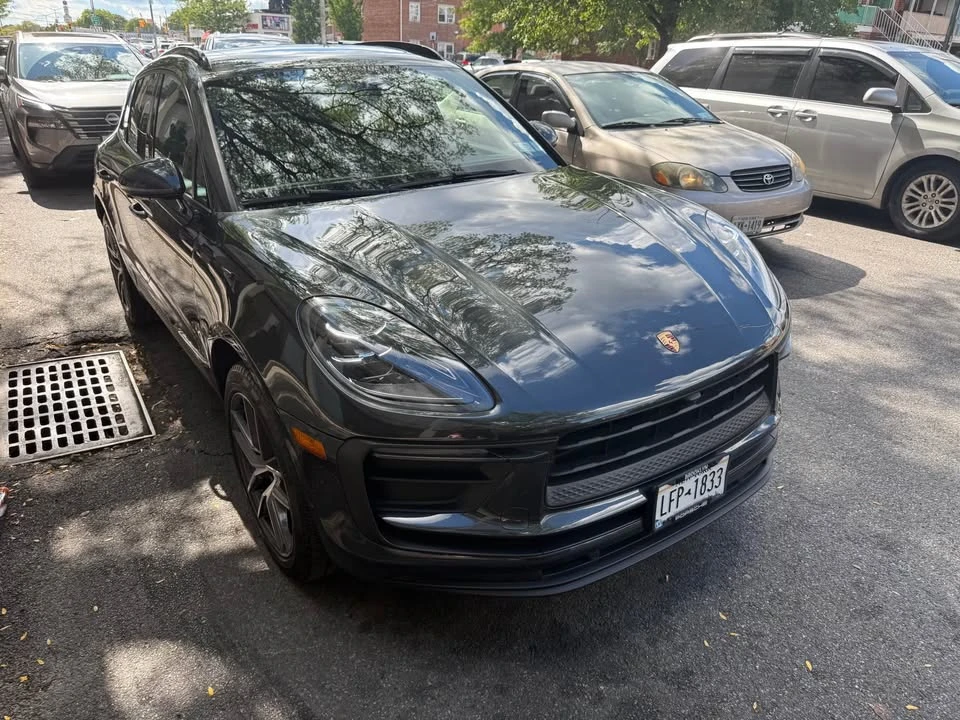 2022 Porsche Macan - Image 3 of 11