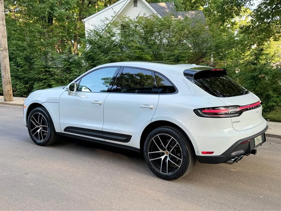 2022 Porsche Macan - Image 7 of 20