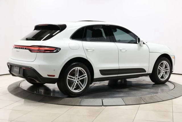 2022 Porsche Macan - Image 4 of 12