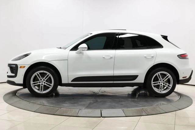 2022 Porsche Macan - Image 6 of 12