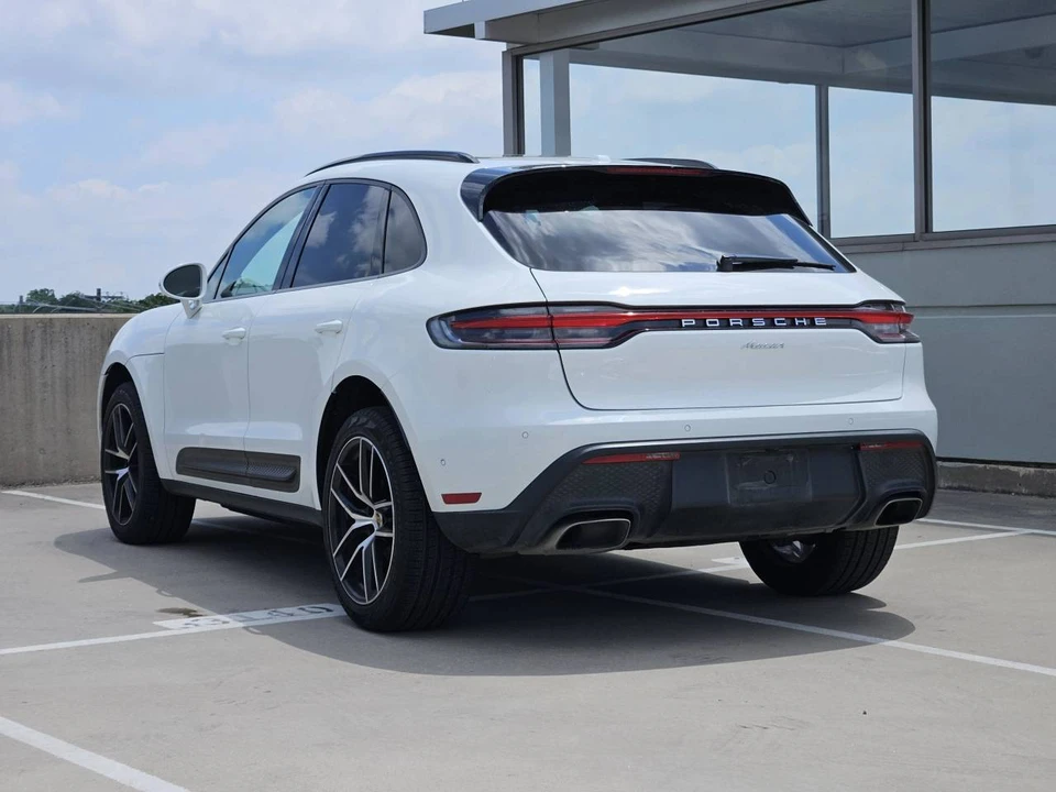2022 Porsche Macan - Image 3 of 5