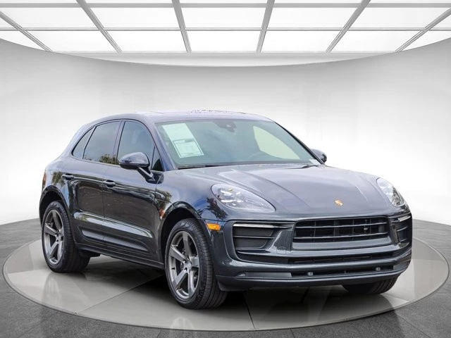 2022 Porsche Macan - Image 5 of 12